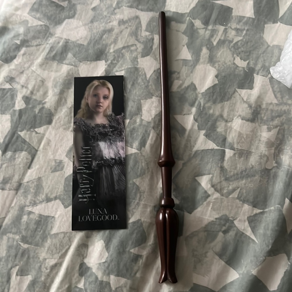 Harry Potter - Luna Lovegood wand and holographic card